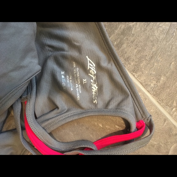 Work out top - Picture 2 of 5